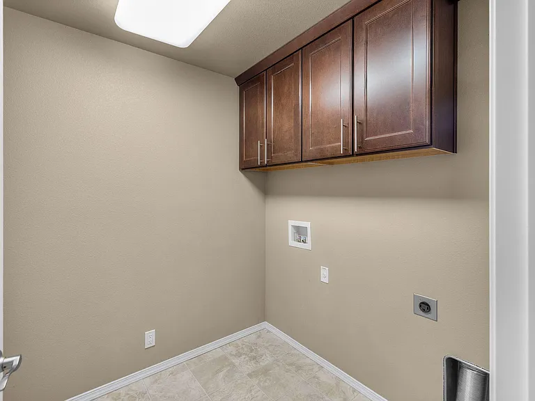 21154 Darnel Ave — Photo 14