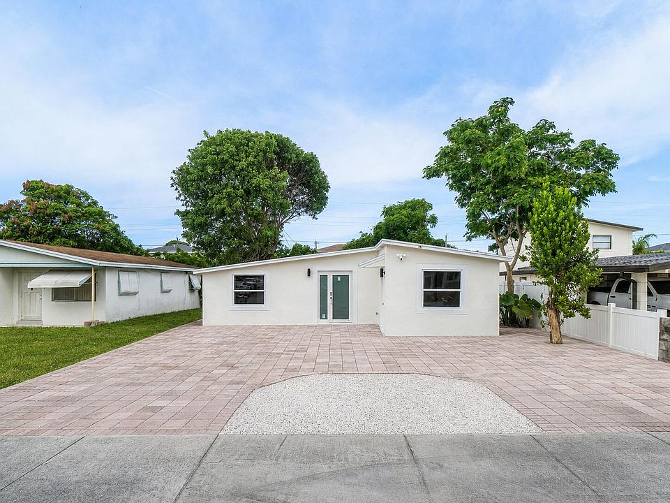 1st image of 325 SW 8TH Avenue