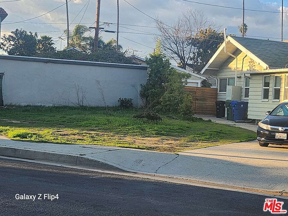 2nd image of 2335 Hillcrest Dr