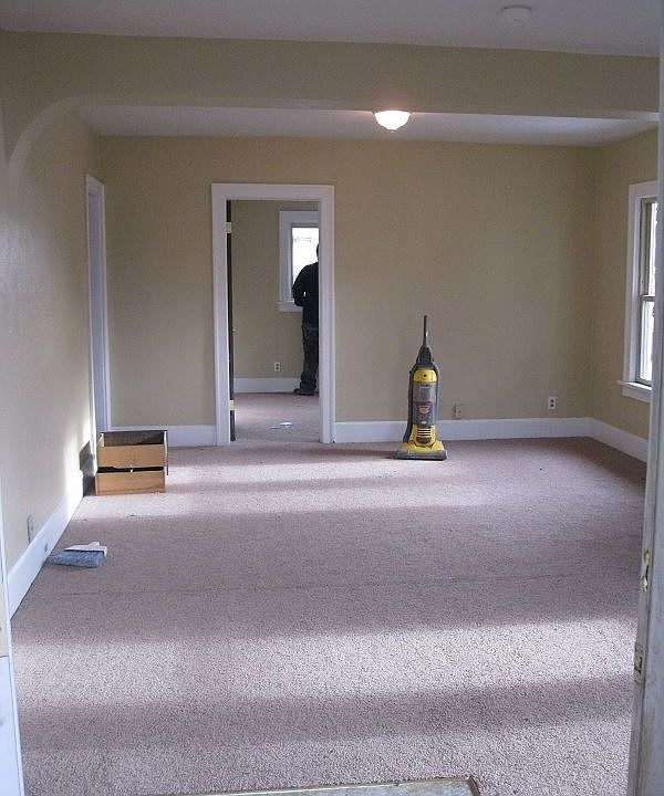 2nd image of 207 N Pierce Ave