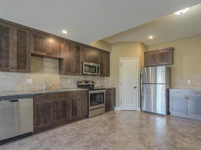 3800 NW 94th St — Photo 5