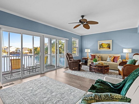 4th image of 601 Hillside Dr. N #503