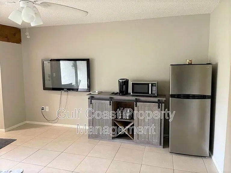 3551 Longmeadow — Photo 6