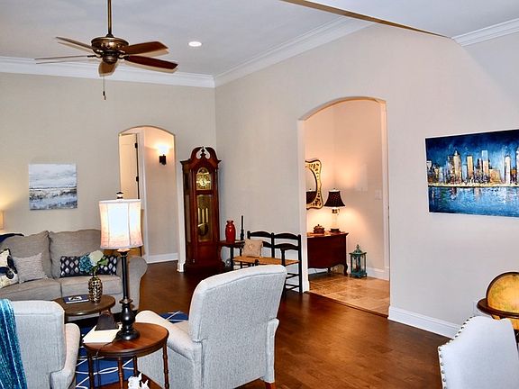 5th image of 3617 Summer Hill Cir