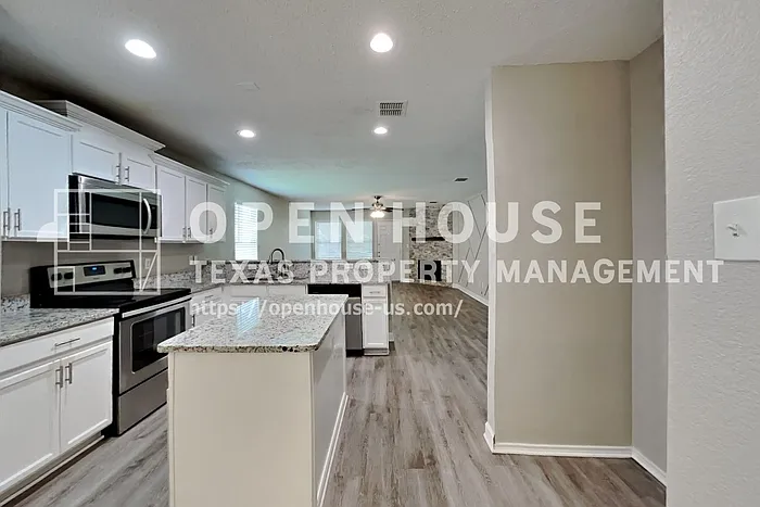1022 Halifax Ln — Photo 7