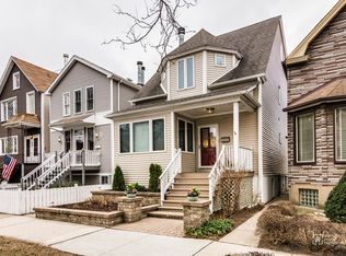 1835 W Fletcher St, Chicago, IL 60657