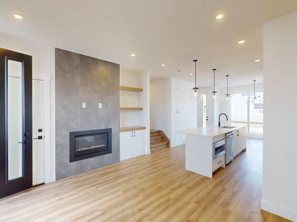 3555 21st Ave SW, Calgary, AB T3E 6N2