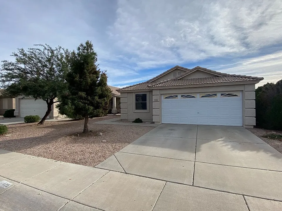11425 W Pinehollow Dr