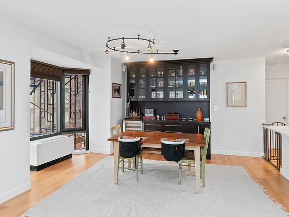 5th image of 150 E 85th St APT 10D