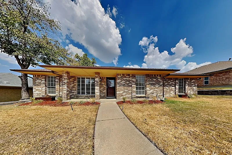 1605 Brighton Dr