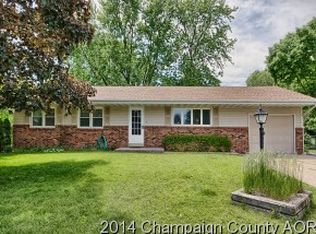 403 Weathering Dr, Mahomet, IL