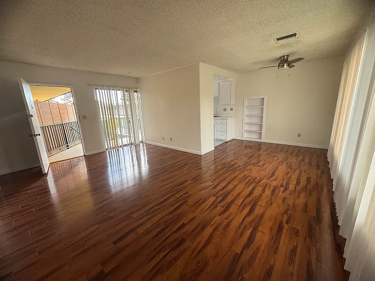 244 S El Molino Ave — Photo 39