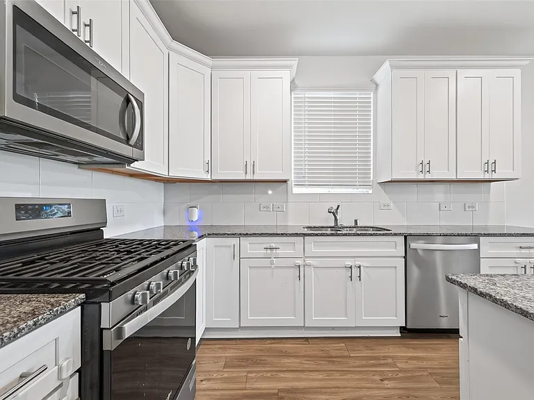 8111 Star Terrace Dr — Photo 8