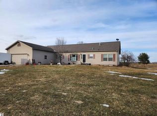 3265 E Herrick Rd, Clare, MI 48617