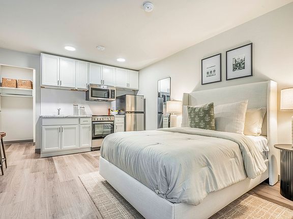 4th image of 4757 Hayes Rd #207