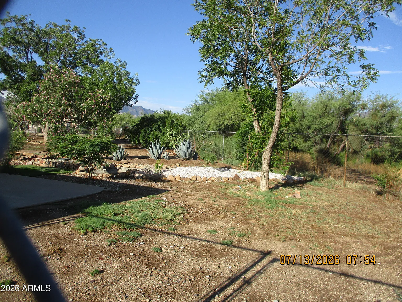 3 bed, 2.0 bath, 1942 sqft, $1,700 — Photo 3