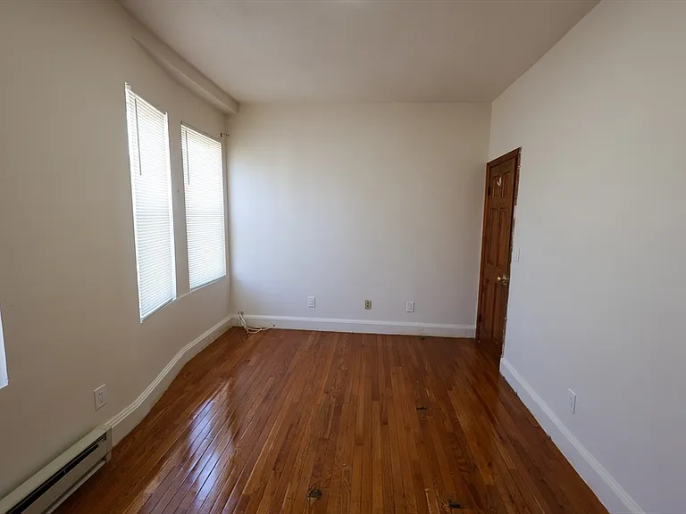 1 Kenilworth St #2 — Photo 11