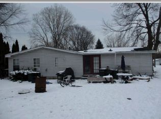 4629 Meadowlawn Dr, Fort Gratiot, MI 48059