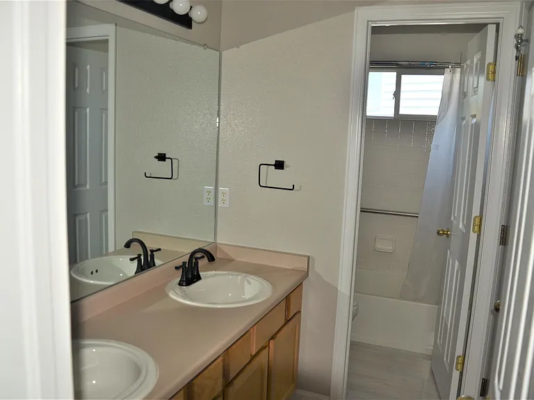 2466 W Sunset Dr — Photo 29