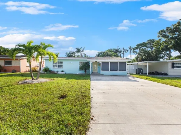 9023 Bay St NE, Saint Petersburg, FL 33702