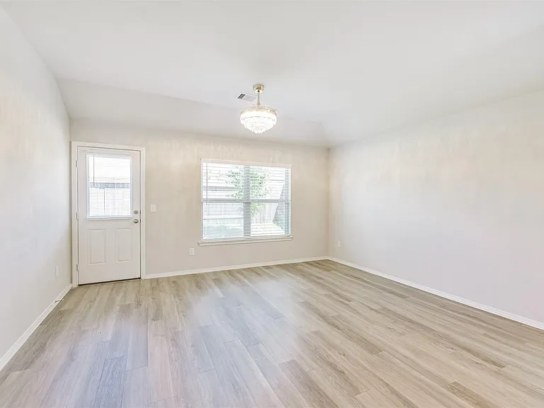 2135 Twisted Cedar Ct — Photo 14