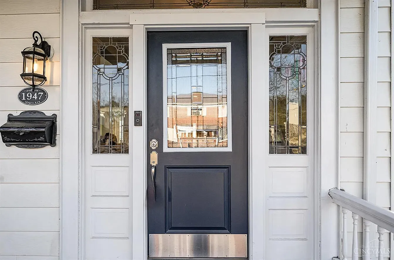 5 bed, 2059 sqft, $3,199 — Photo 3