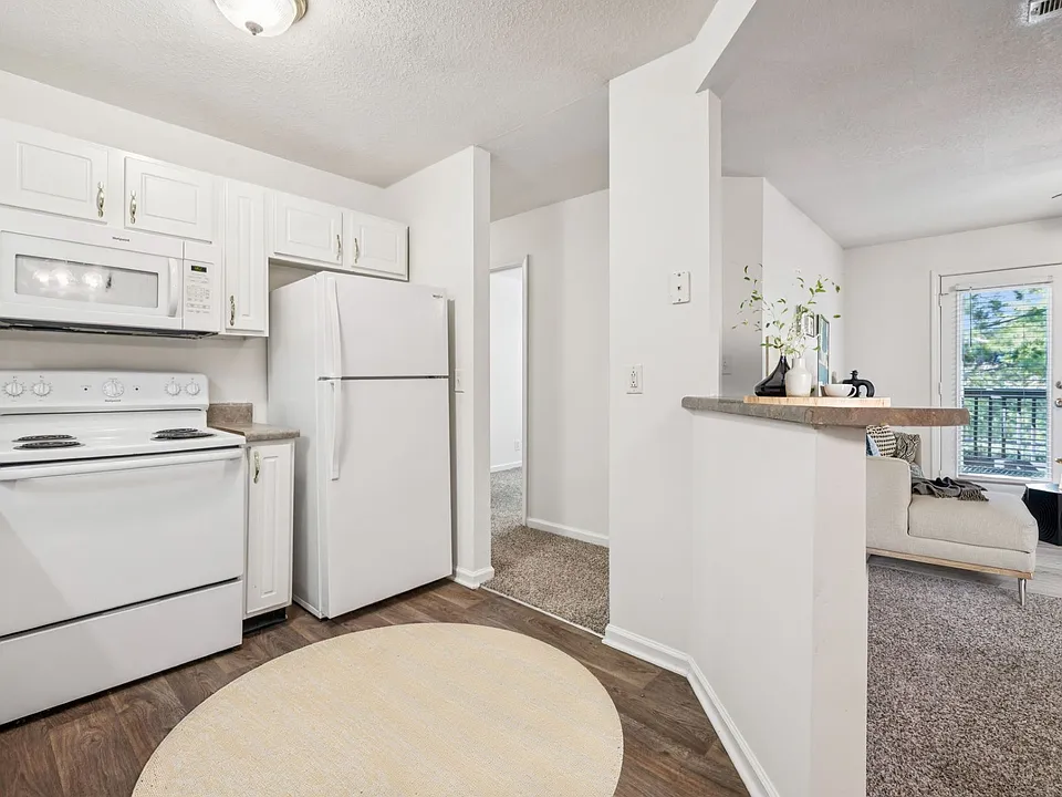Three Bedroom - 3 Bed / 2 Bath - 1,270 Sq.Ft.