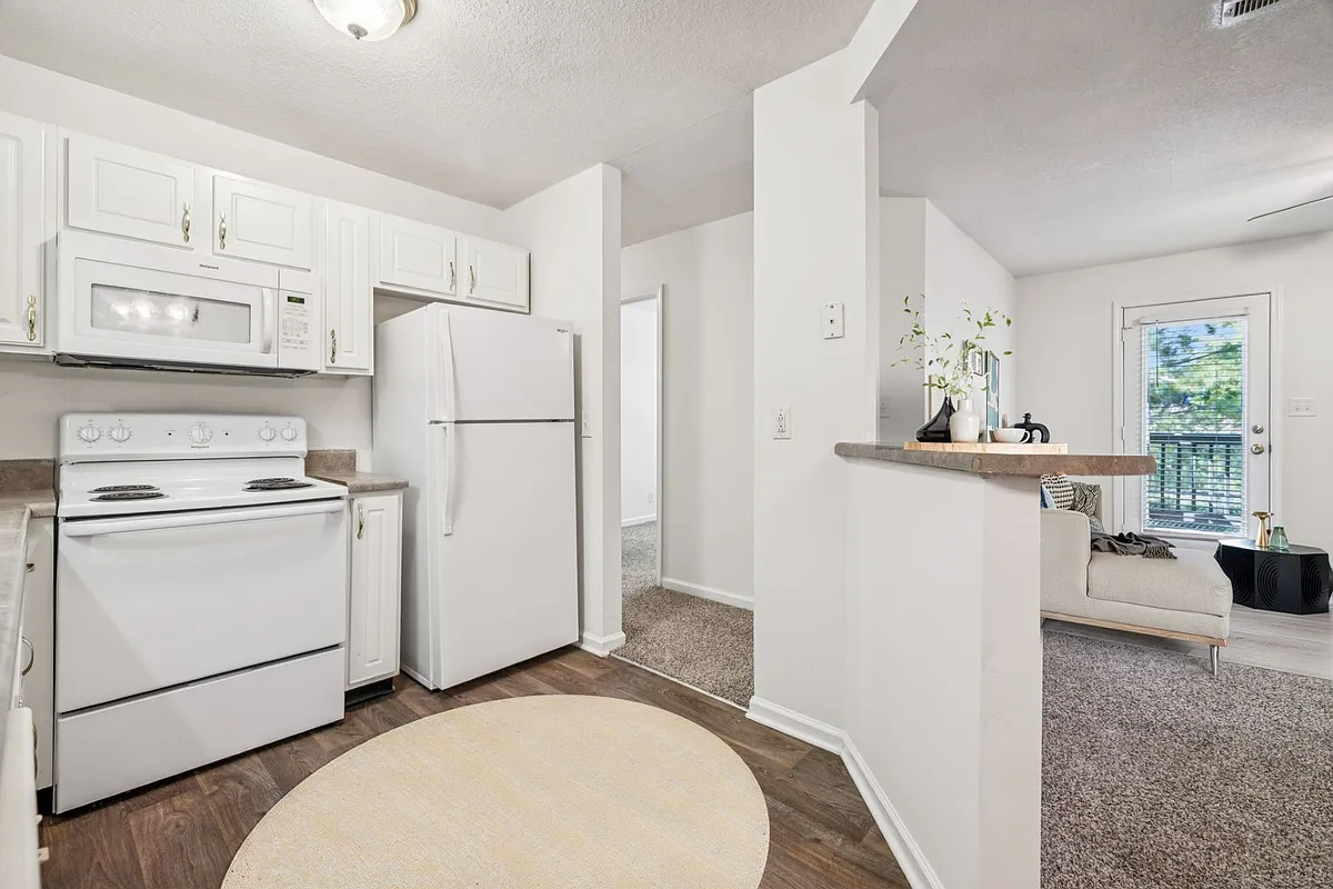 Three Bedroom - 3 Bed / 2 Bath - 1,270 Sq.Ft. - Legacy Village