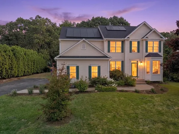 16 Seaver Farm Ln, South Grafton, MA 01560