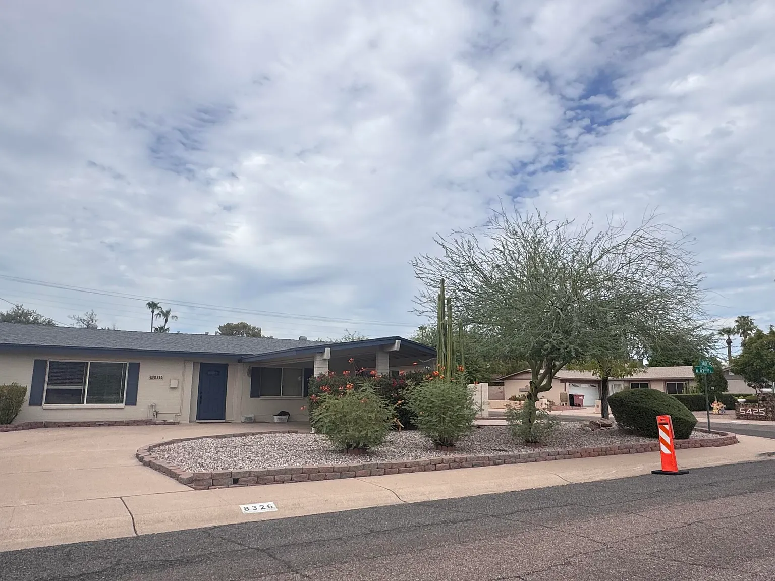 4 bed, 2.0 bath, 2286 sqft, $3,499 — Photo 2