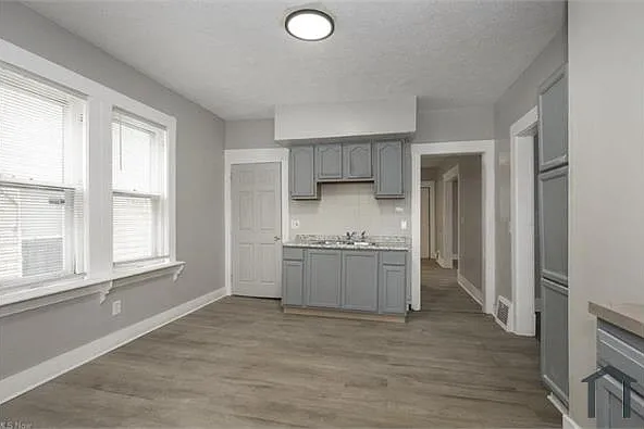 5614 Drake Ave — Photo 10