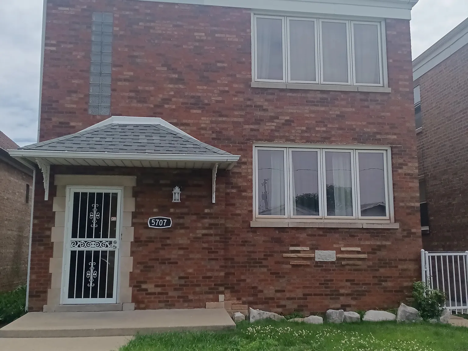 2 bed, 1000 sqft, $1,700 — Photo 1
