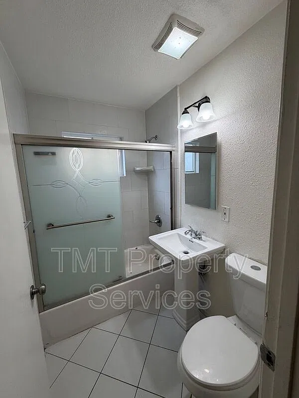 1 bed, 1.0 bath, 700 sqft, $1,300 — Photo 4