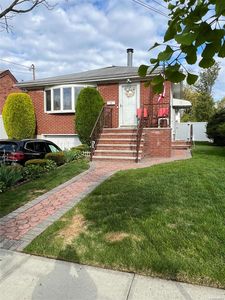 15 Nassau Court, Valley Stream, NY, 11580
