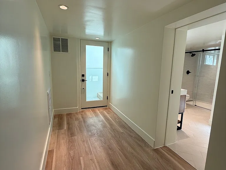 950 E Bayaud Ave — Photo 15