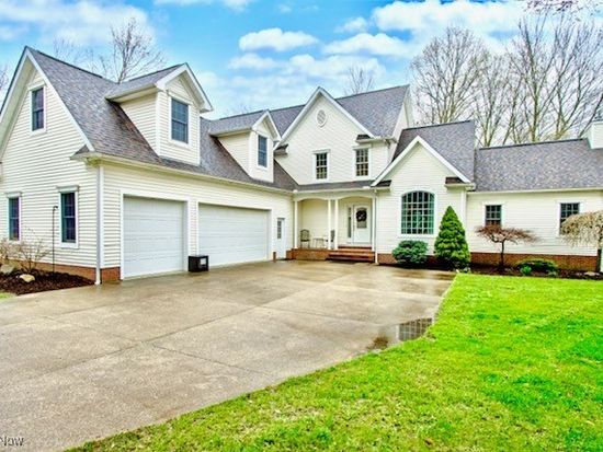 1305 Independence Dr, Orrville, OH 44667
