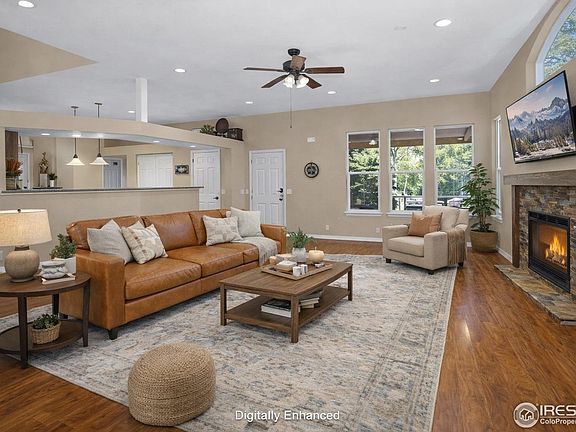 3rd image of 220 Timber Rd