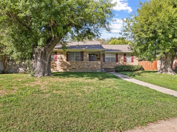 2617 Blanton St, Dallas, TX 75227