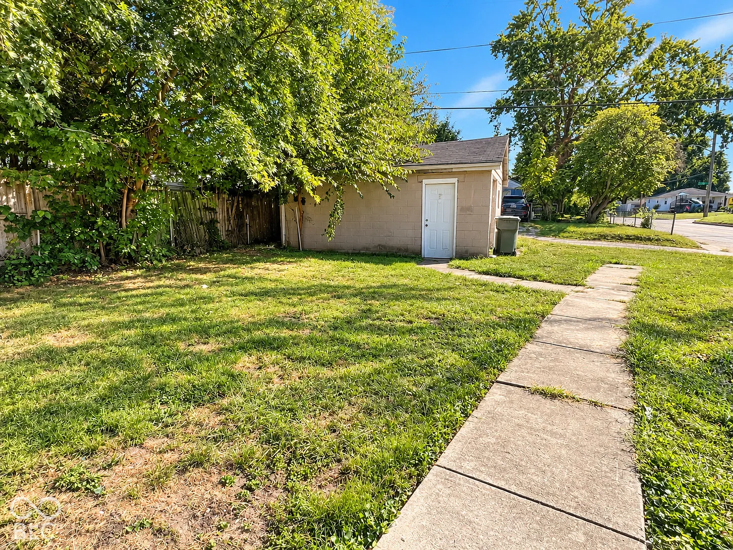 3 bed, 2.0 bath, 1705 sqft, $1,700 — Photo 3
