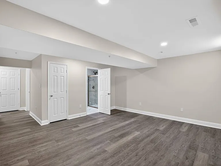 2736 Albermarle Pl — Photo 5