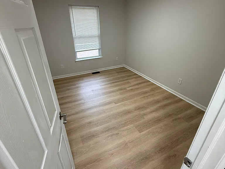 125 Earl Ave #C — Photo 13