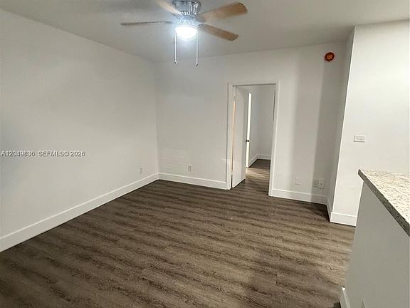 4th image of 469 SW 3rd St APT 9