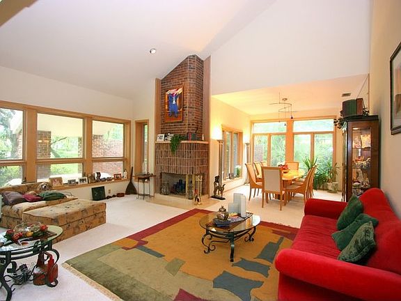 2nd image of 145 Vista Oak Dr