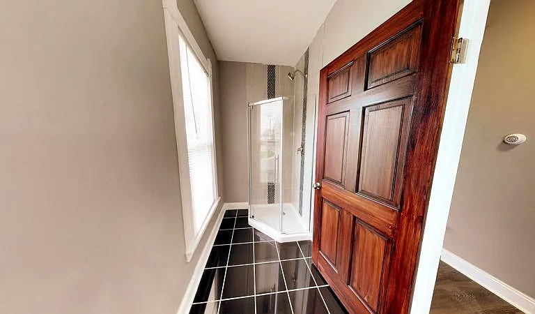 928 E Colvin St — Photo 25
