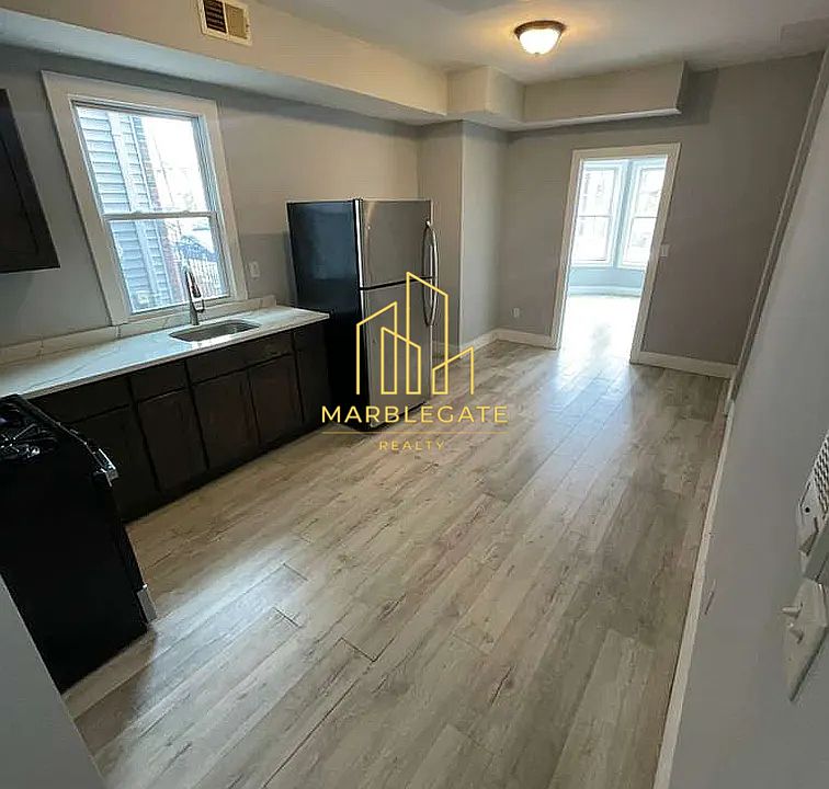 1st image of 745 S 18th St #11R