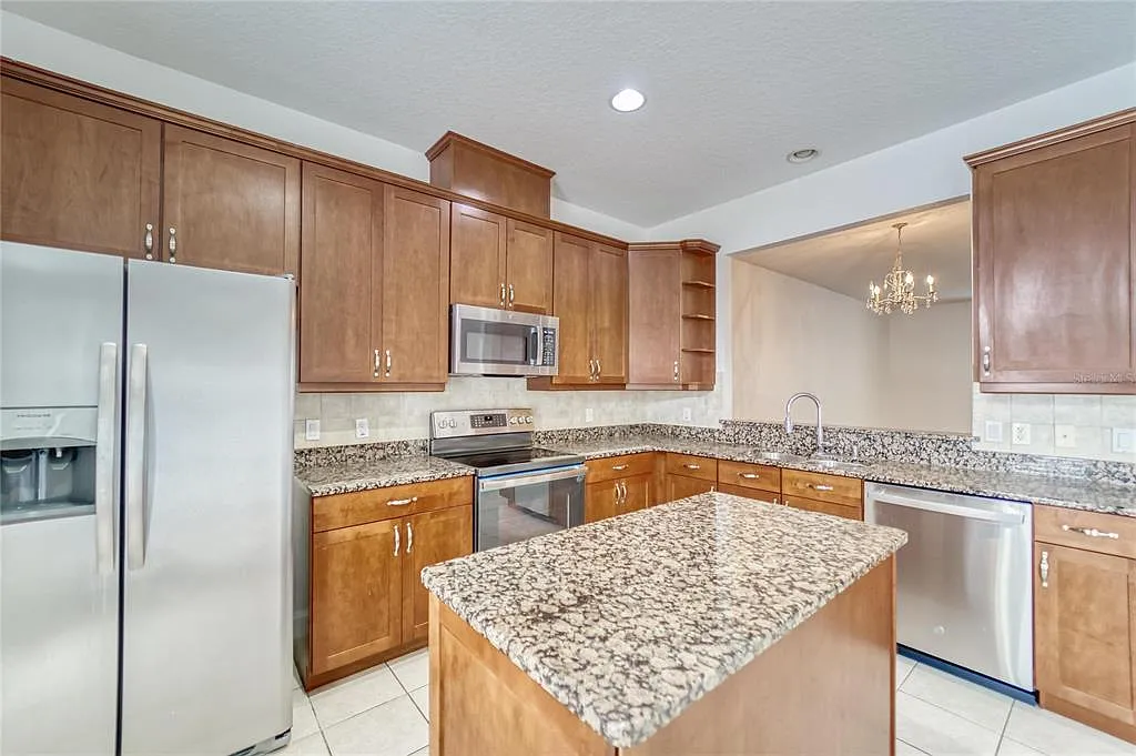 3 bed, 2.5 bath, 2450 sqft, $2,700 — Photo 4