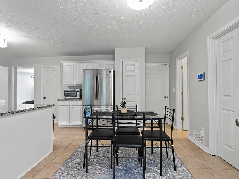 729 Sunny Field Ln — Photo 17