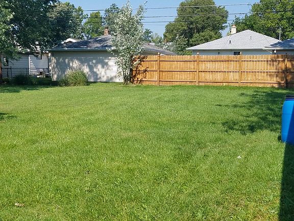 2nd image of 340 Oakvale Blvd
