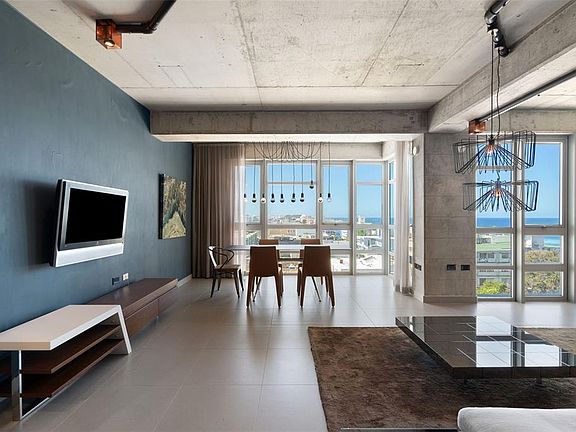 3rd image of 404 DE LA CONSTITUCION AVENUE #708