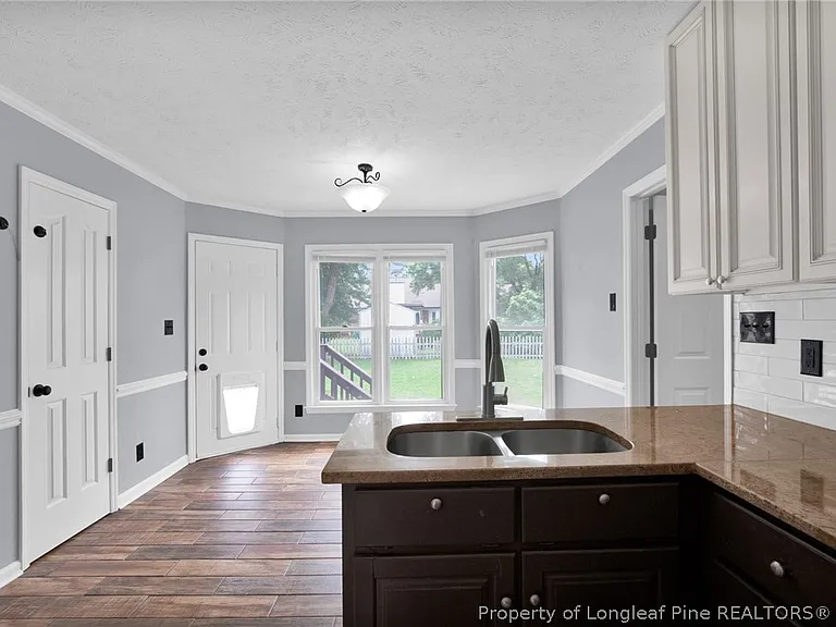 1183 Helmsley Dr — Photo 11